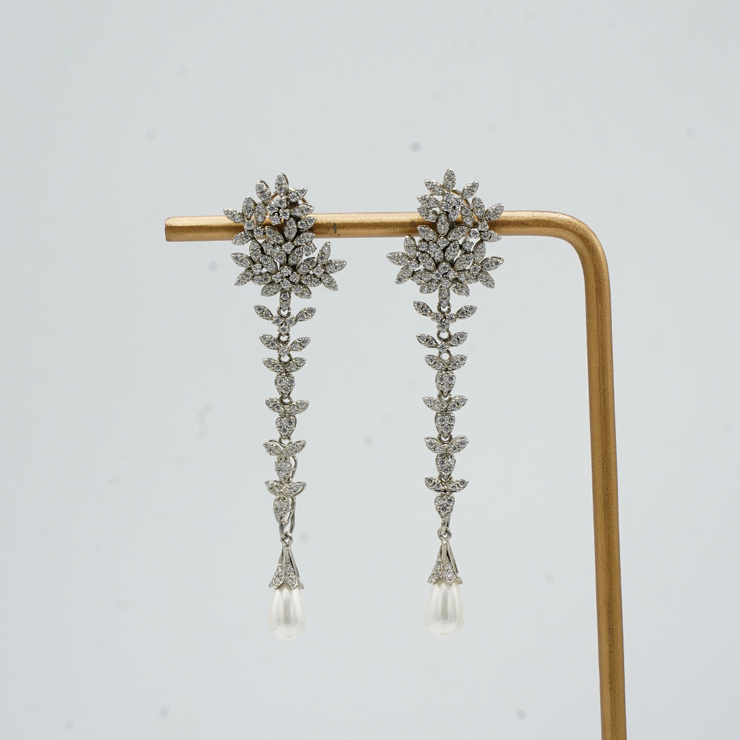 The Floral Lace Drop Earrings